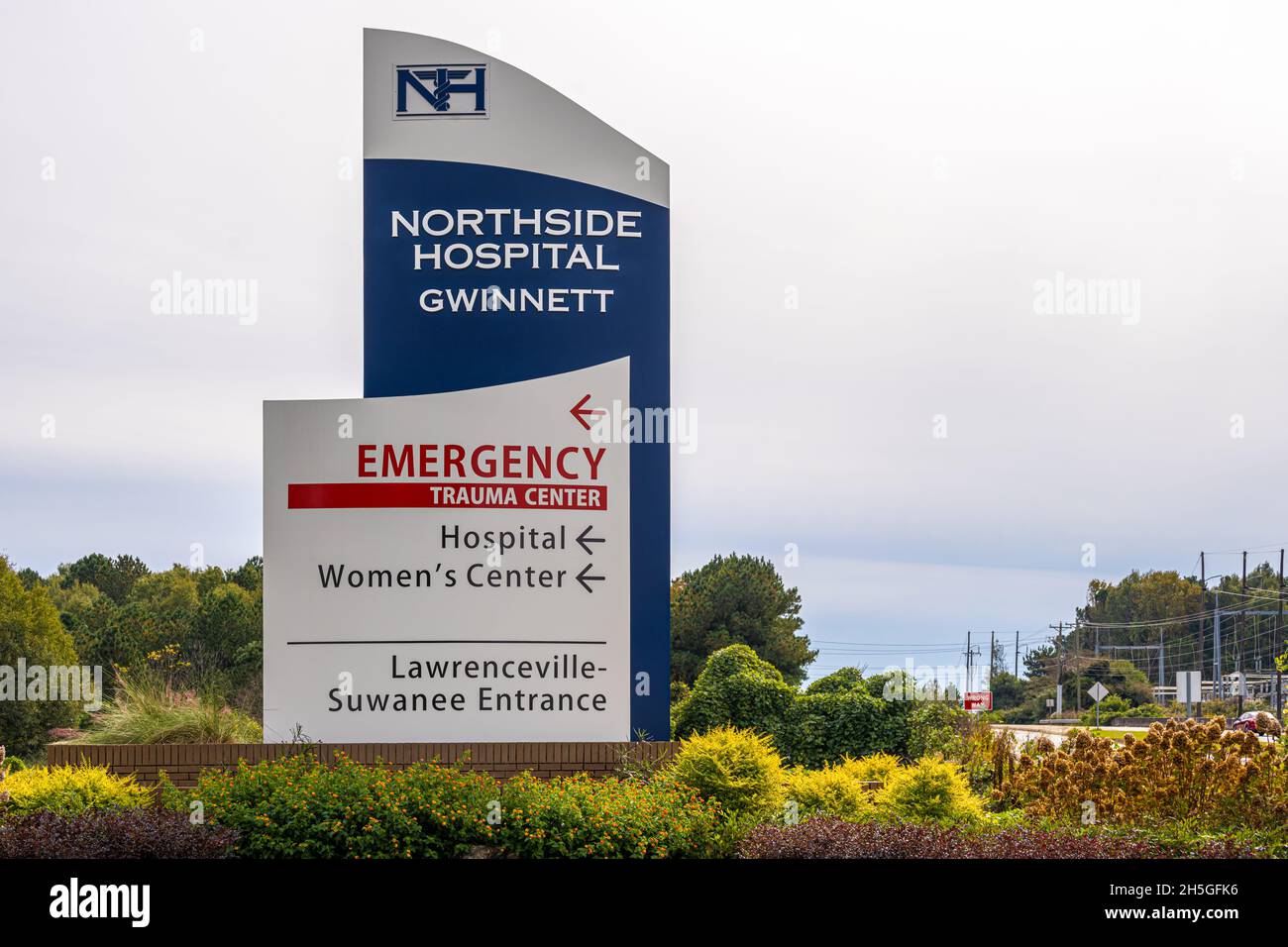 Segnaletica d'ingresso per il Northside Hospital Gwinnett e l'Emergency Trauma Centre a Lawrenceville (Metro Atlanta), Georgia. (USA) Foto Stock
