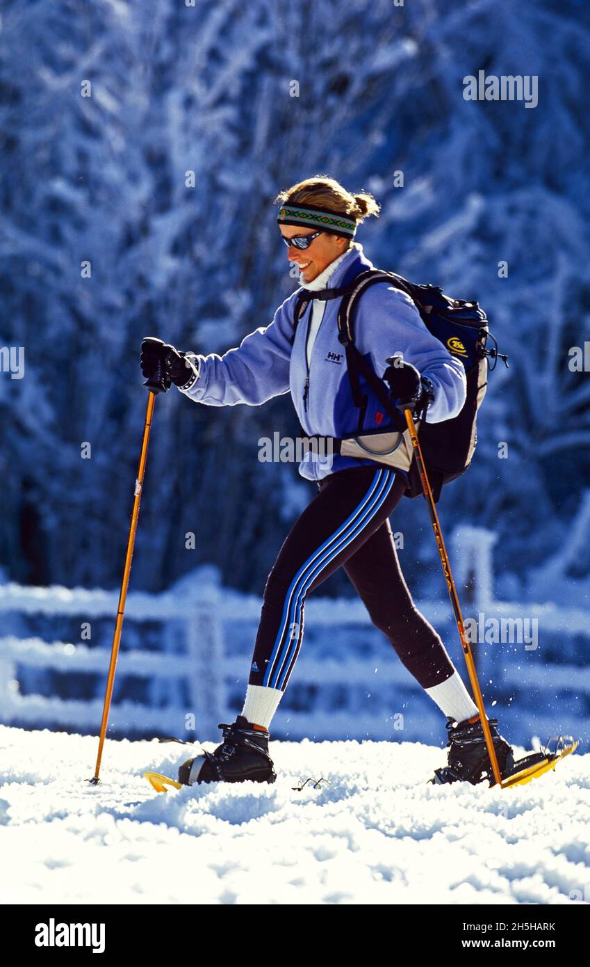 FRANCIA, SAVOY ( 73 ), COURCHEVEL 1850 , RACCHETTE DA NEVE , AREA DI SPORT INVERNALI CHIAMATA 3 VALLEES Foto Stock