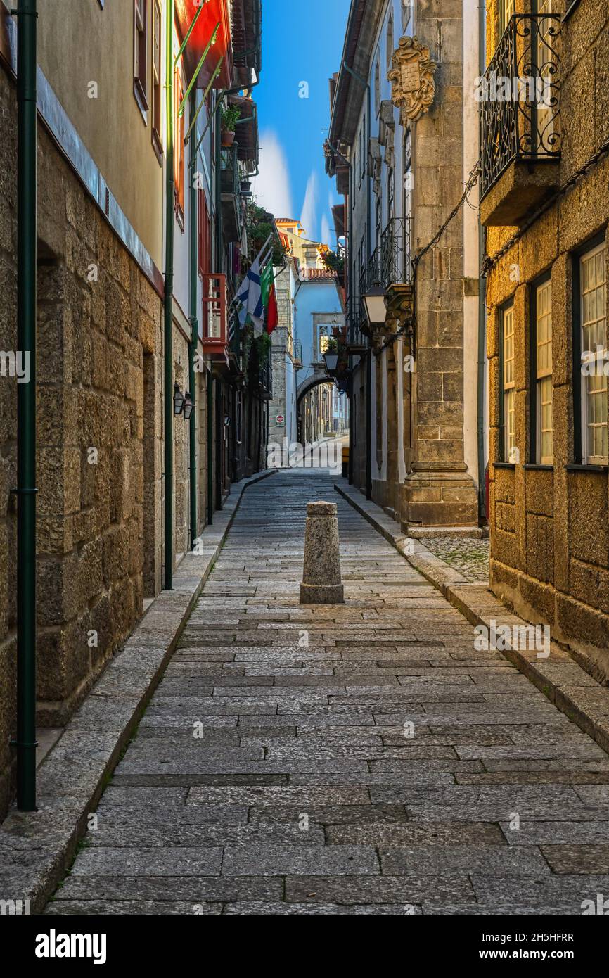 Rua Santa Maria, Guimaraes, Minho, Portogallo Foto Stock