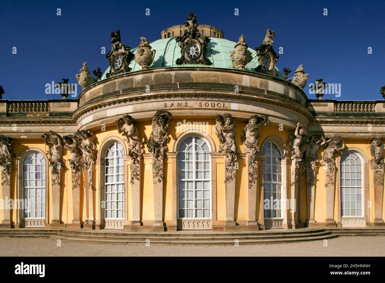 Palazzo Sanssouci, gli architetti Georg Wenzeslaus von Knobelsdorff e Ludwig Persius, Rococo, patrimonio dell'umanità dell'UNESCO, Potsdam, Brandeburgo, Germania Foto Stock