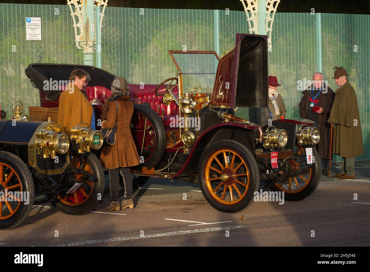 Una Renault 1905 vintage auto con 4 cilindri e 20HP parcheggiata su Madeira Drive dopo la corsa di Londra a Brighton veterano auto. Foto Stock