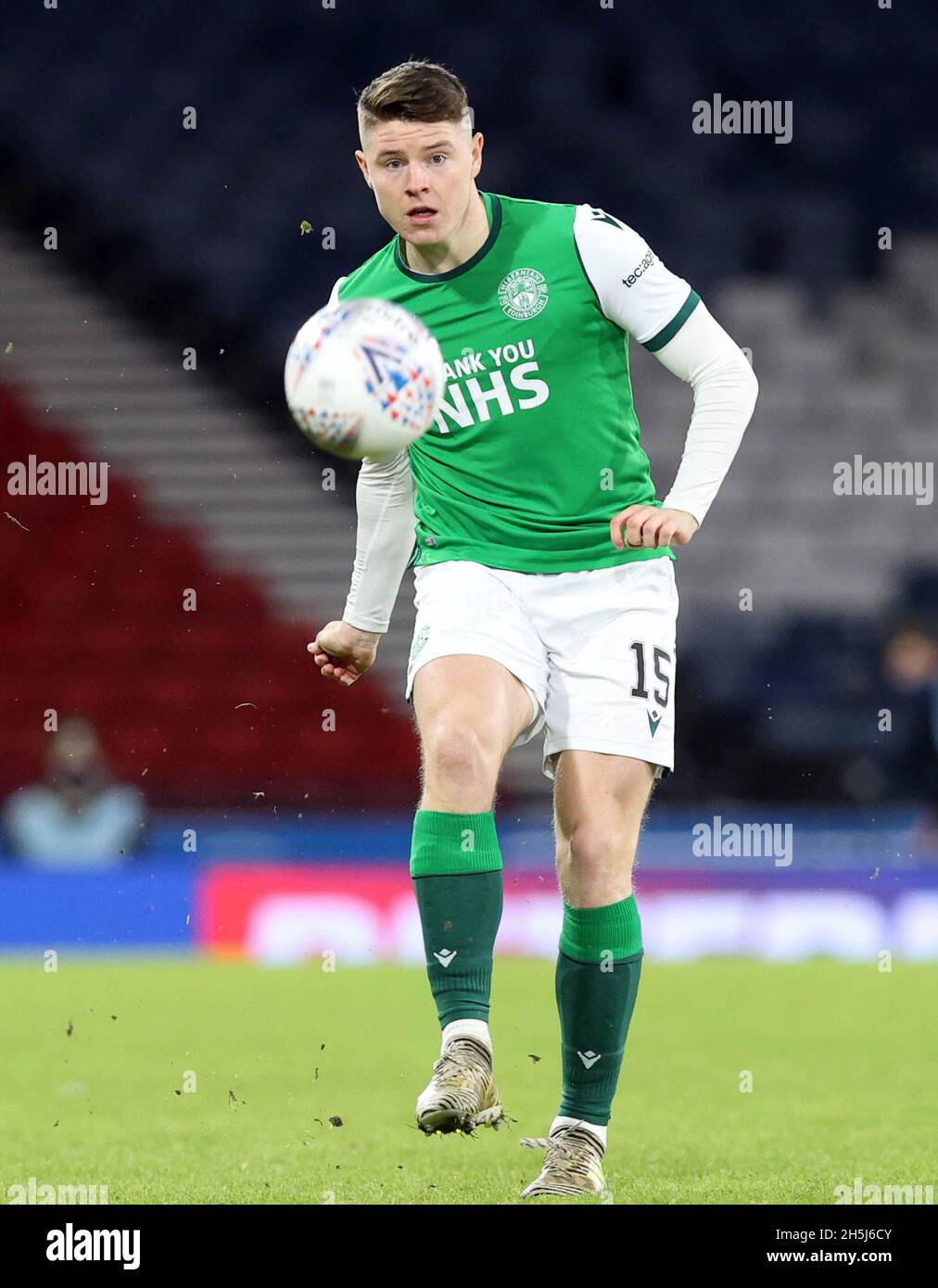 Foto del file datata 23-01-2021 del Kevin Nisbet di Hibernian durante la partita di semifinale della Betfred Cup ad Hampden Park, Glasgow. L'attaccante scozzese Kevin Nisbet non si preoccupa del suo tuffo nella forma in quanto si rivolge a un obiettivo contro la Moldavia per riportarlo in pista e sigillare una partita della Coppa del mondo. Data di emissione: Mercoledì 10 novembre 2021. Foto Stock