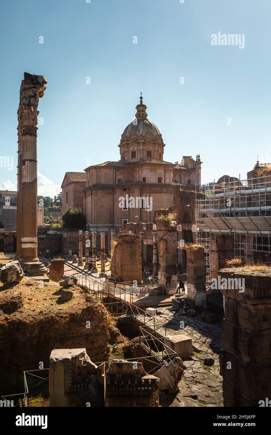 Vista dal Foro Romano Imperiale a Roma, Lazio, Italia. Foto Stock