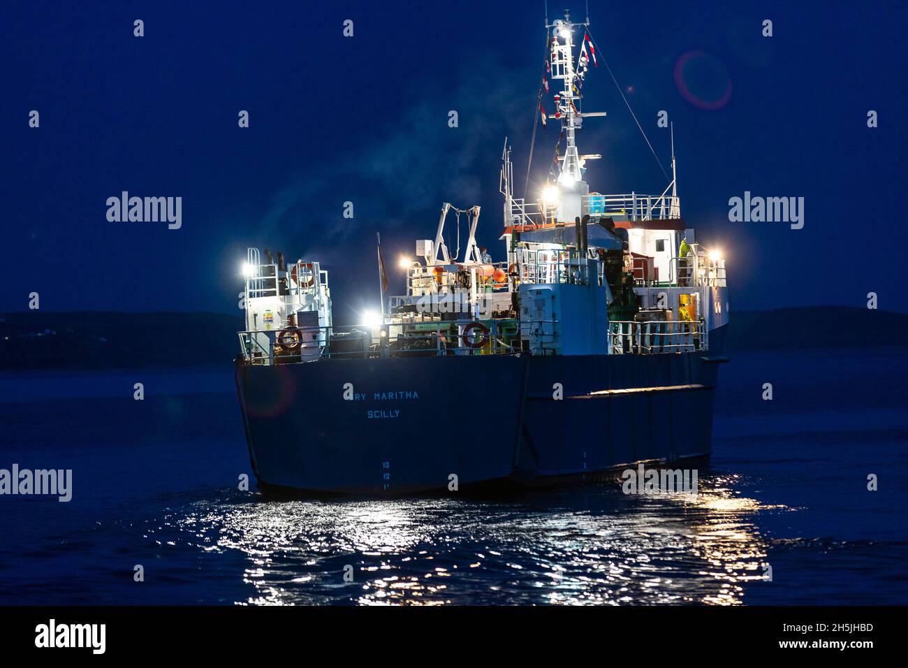Generale nave da carico il Gry Maritha appena fuori dal porto di Penzance. Cornovaglia. Foto Stock