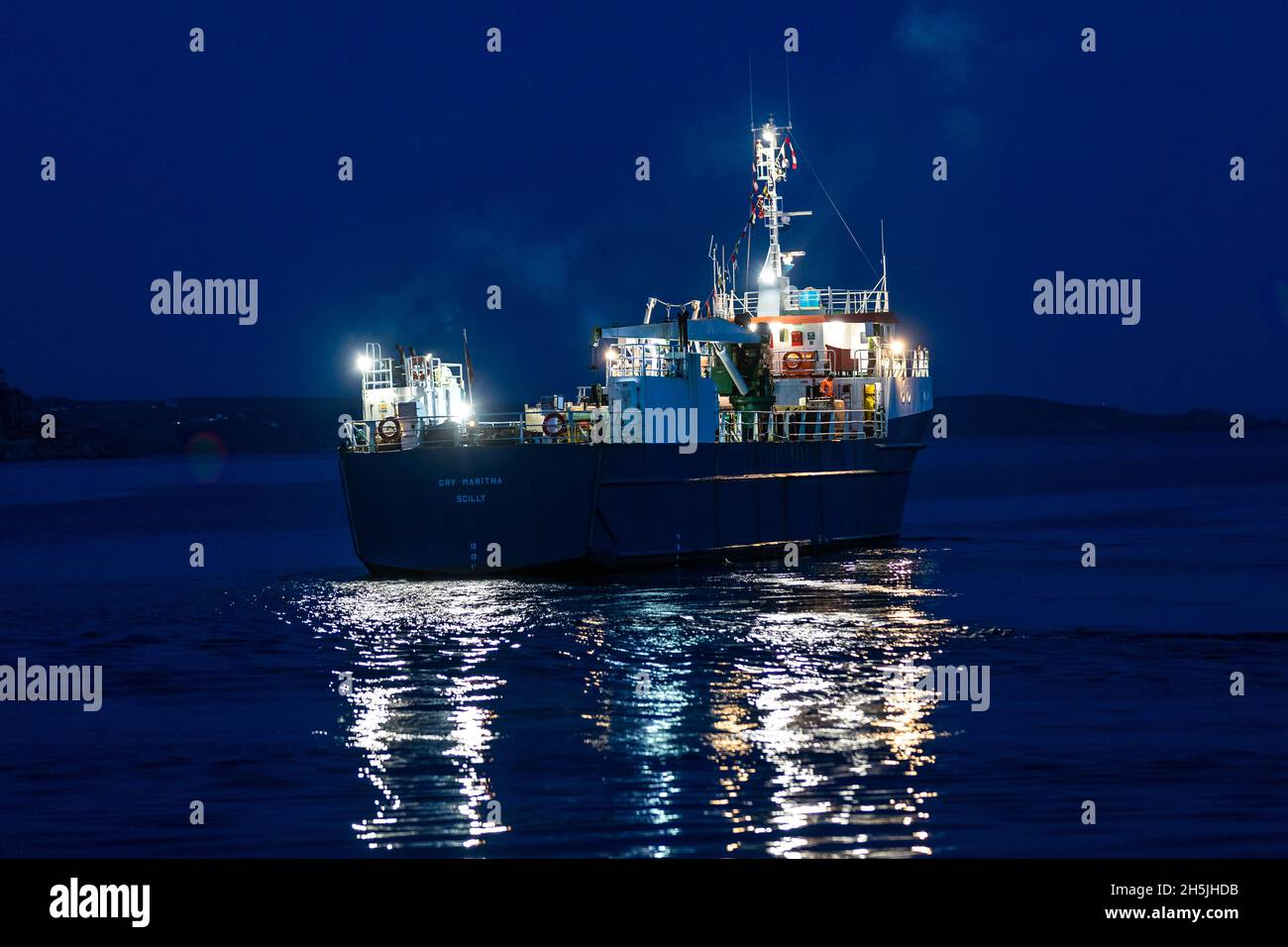 Generale nave da carico il Gry Maritha appena fuori dal porto di Penzance. Cornovaglia. Foto Stock