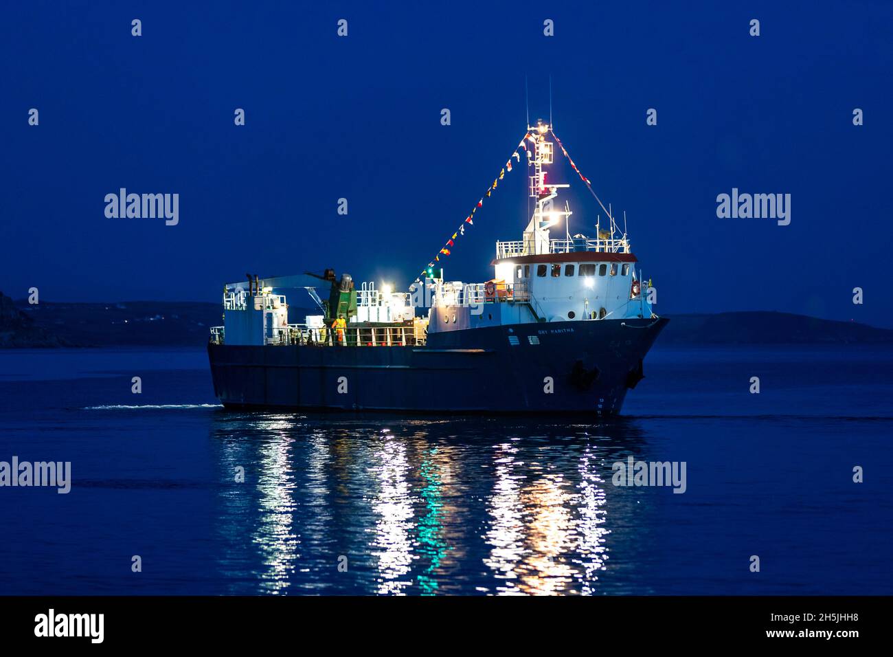 Generale nave da carico il Gry Maritha appena fuori dal porto di Penzance. Cornovaglia. Foto Stock
