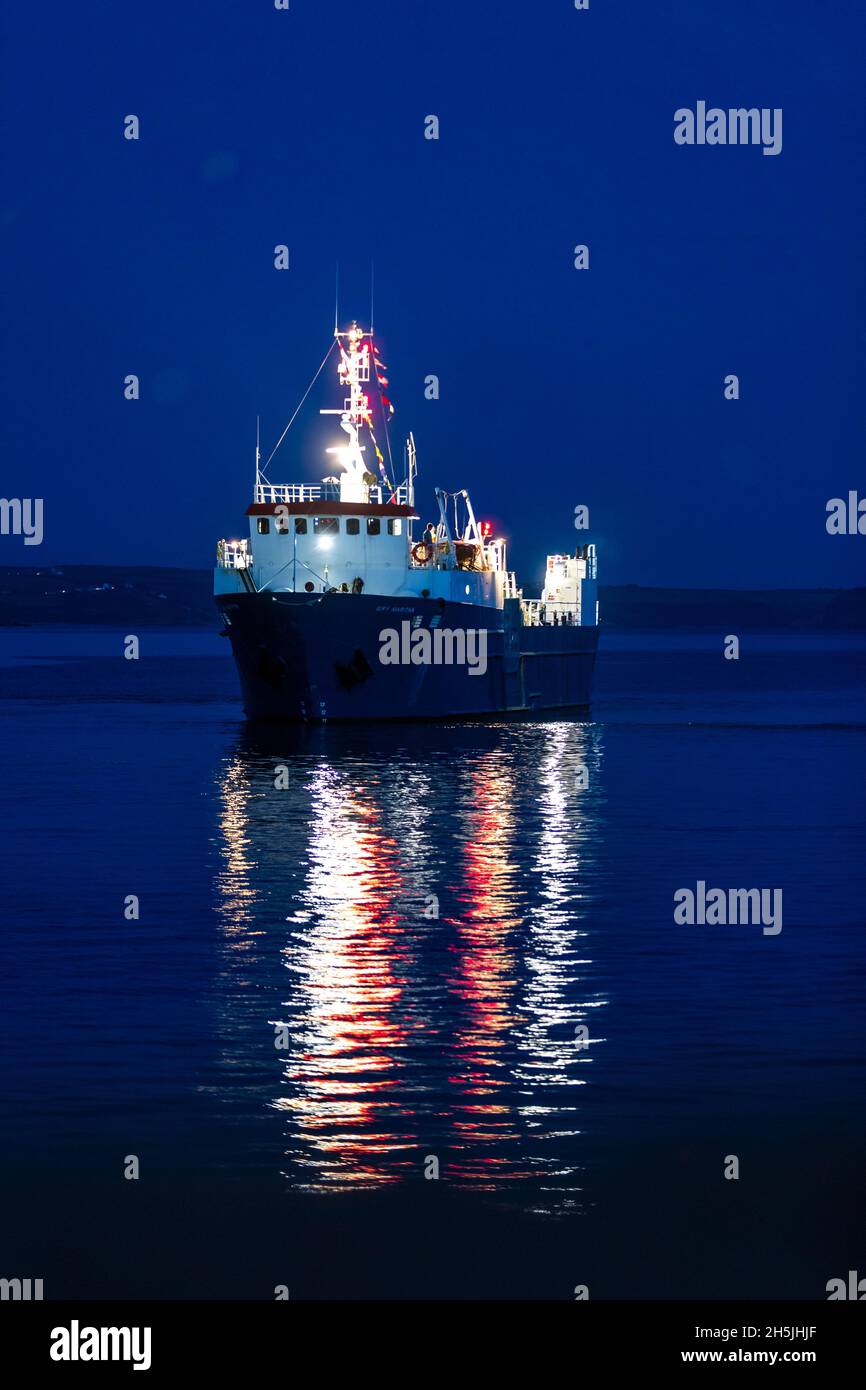 Generale nave da carico il Gry Maritha appena fuori dal porto di Penzance. Cornovaglia. Foto Stock