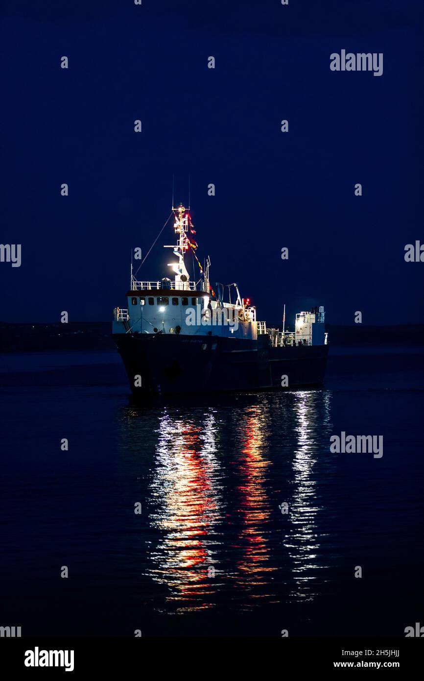 Generale nave da carico il Gry Maritha appena fuori dal porto di Penzance. Cornovaglia. Foto Stock