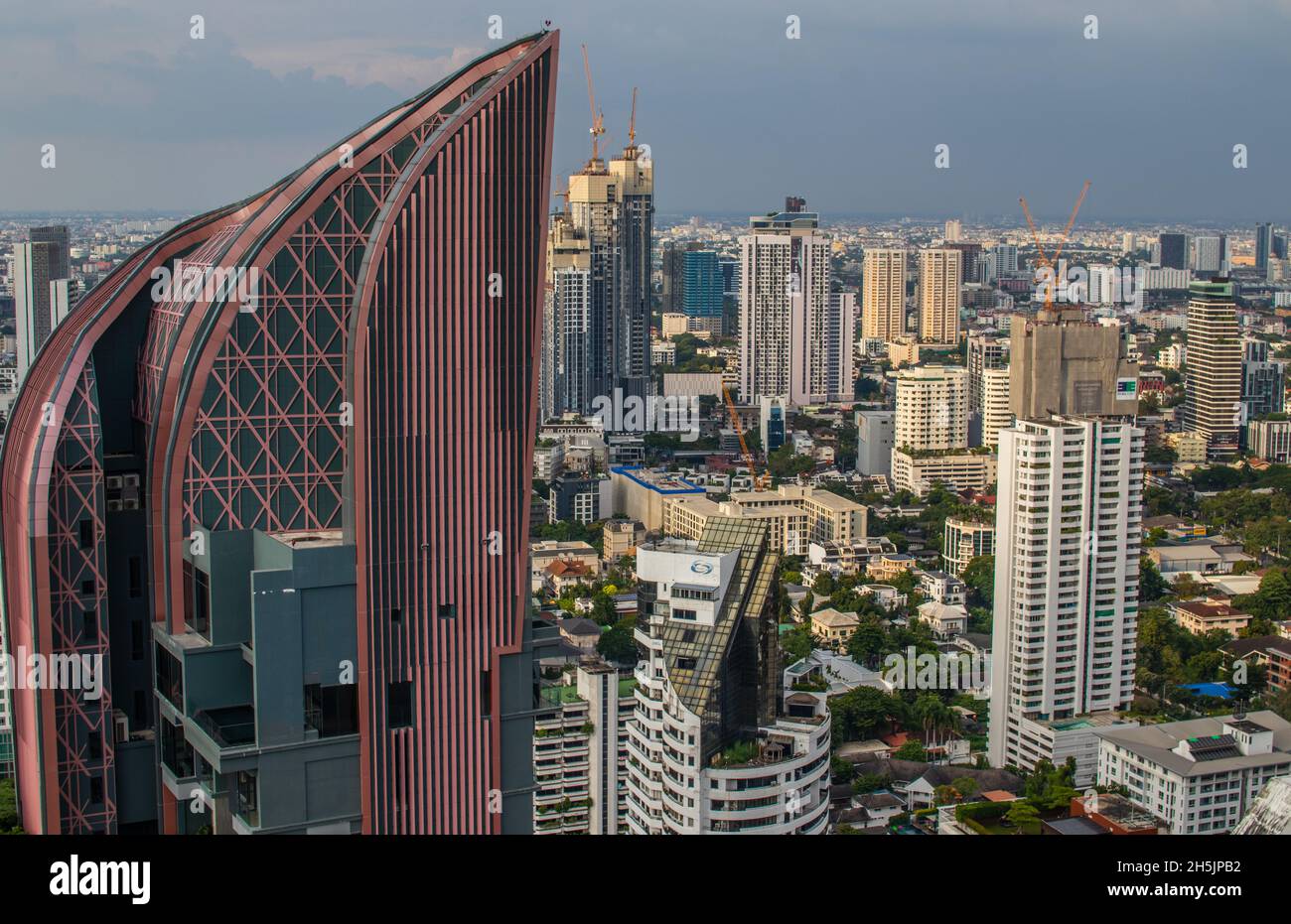 Vista sul paesaggio urbano, il centro e il grattacielo della metropoli di Bangkok in Thailandia Sud-Est asiatico Foto Stock