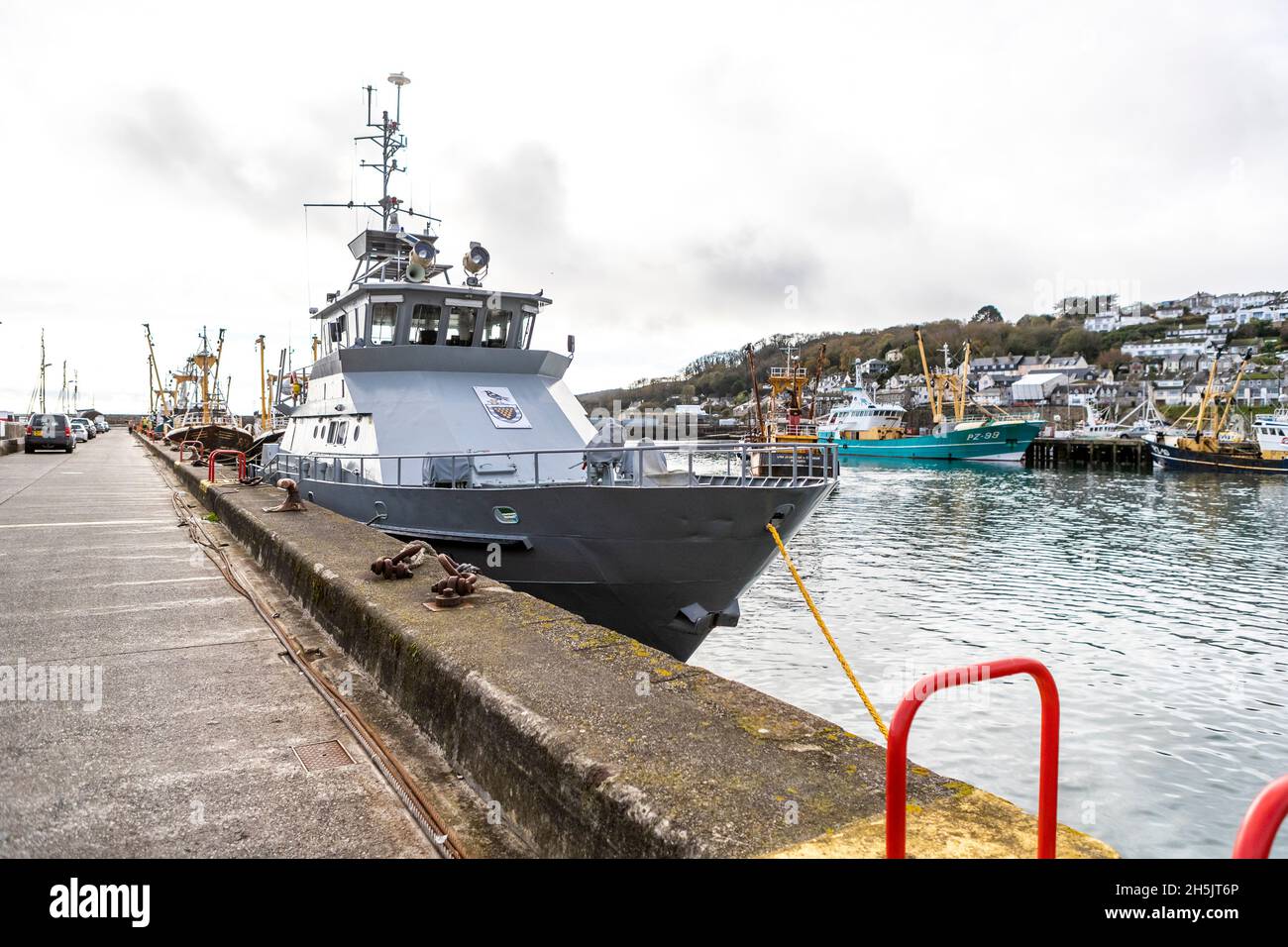 IFCA pesca pattuglia nave a fianco a Newlyn Harbour, Cornovaglia. REGNO UNITO. Tensioni nel settore della pesca UE/Regno Unito. Foto Stock