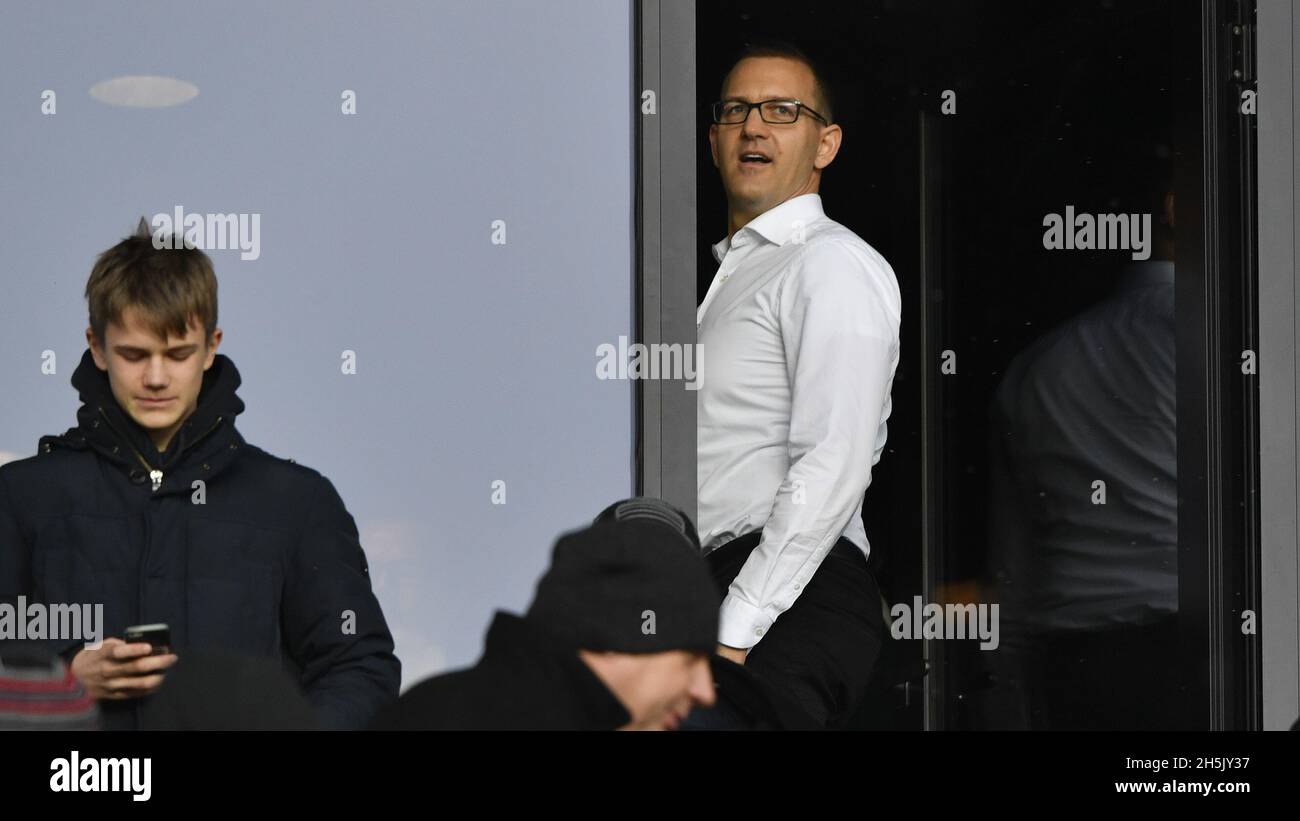 Kretinsky, proprietario di Sparta Praha, è diventato co-proprietario del club di calcio britannico West Ham United. Le sue partecipazioni del 1890 comprarono il 27% delle sue azioni, il 10 novembre 2021. +++FILE PHOTO++ ***17 marzo 2018 FILE PHOTO*** Un miliardario ceco sconosciuto in Francia che figurava nello scandalo dei Panama Papers sta acquistando riviste francesi tra cui Elle che appartengono al gruppo Lagardere, i giornali francesi hanno detto oggi, giovedì 19 aprile 208, riferendosi a Daniel Kretinsky. Citano i collegamenti che alcuni mezzi di stampa cechi hanno con un altro miliardario ceco - primo ministro nelle dimissioni Andrej Babis. Daniel Castvaj, una boa Foto Stock