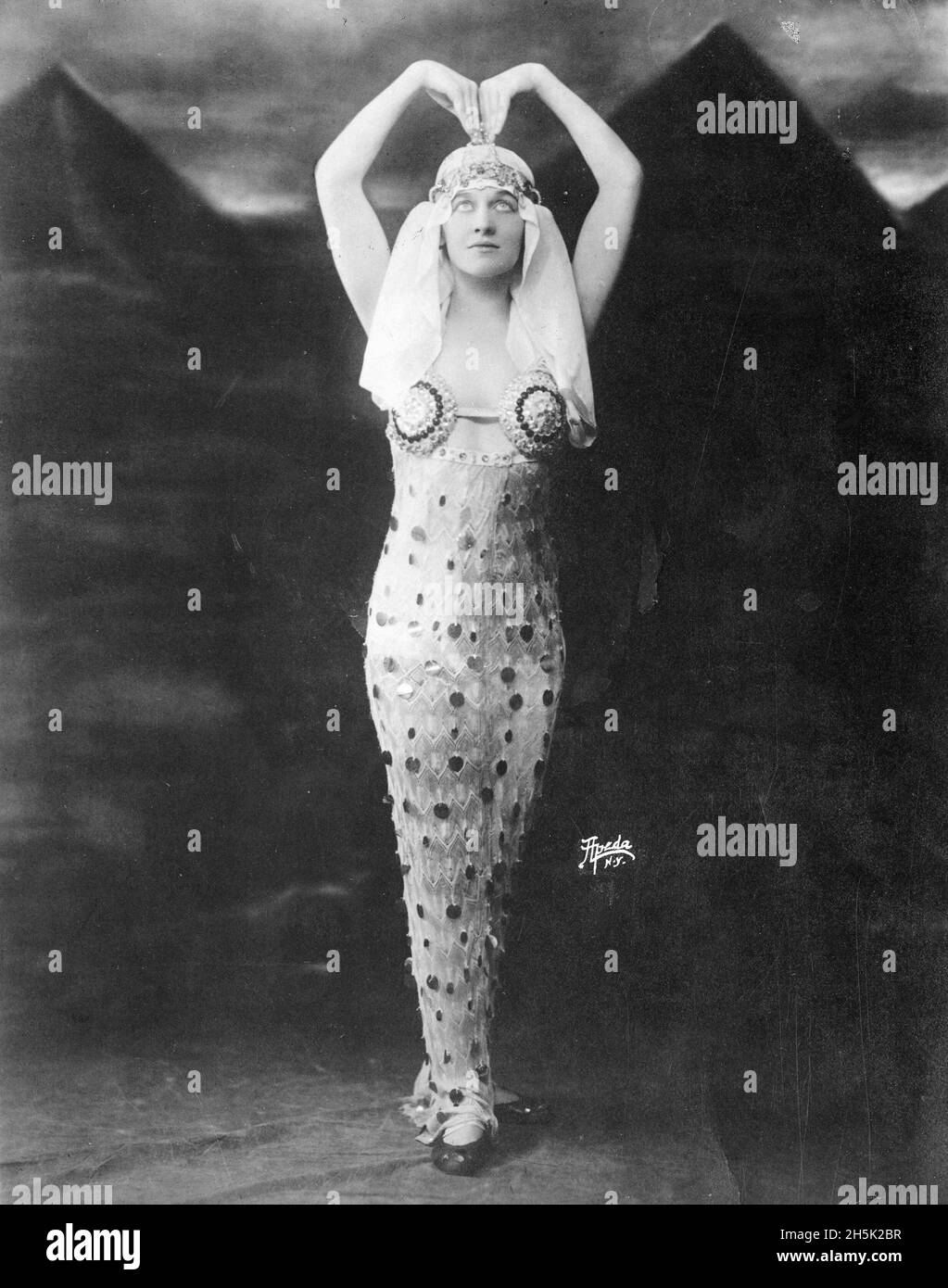 Gara Zora - Vaudeville Entertainer - 1916 Foto Stock