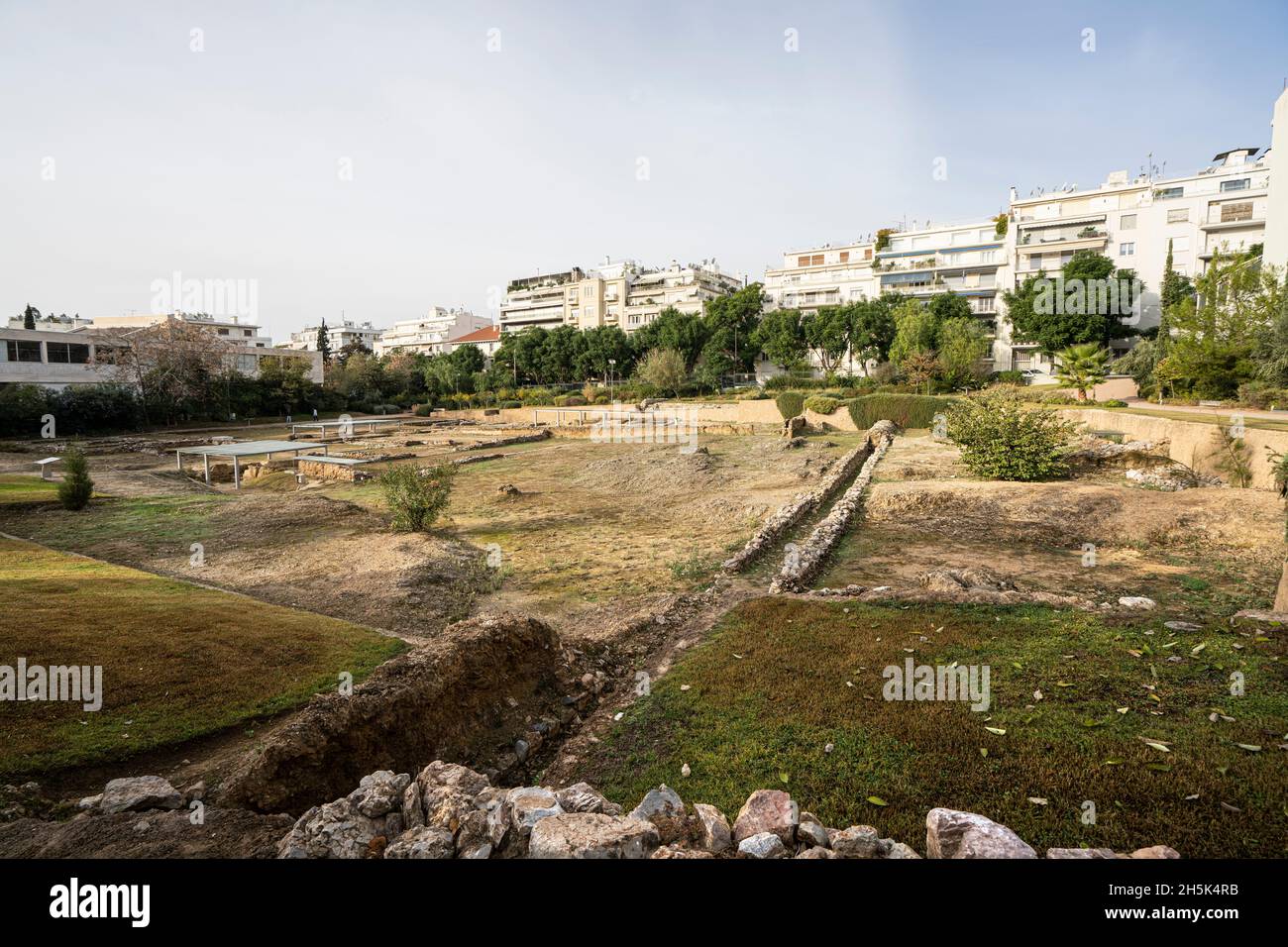 Atene, Grecia. Novembre 2021. Vista panoramica degli scavi archeologici del Liceo di Aristotele nel centro della città Foto Stock
