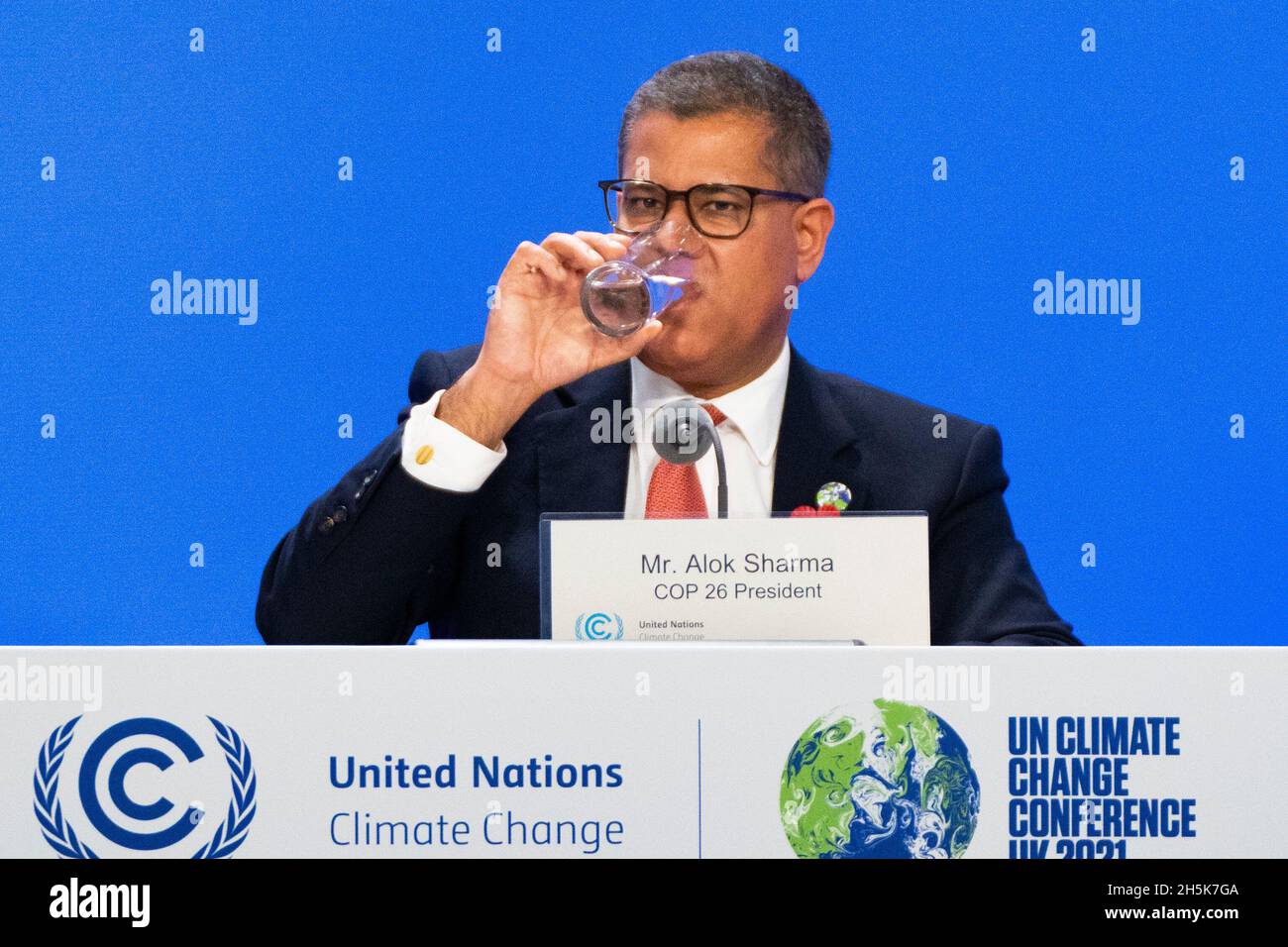 Glasgow, Scozia, Regno Unito. 10 novembre 2021. Il giorno 11 del vertice sul clima e il presidente della COP26 tiene una conferenza stampa quotidiana che oggi si è concentrata sulle questioni dei trasporti. PIC; sig. Alok Sharma. Iain Masterton/Alamy Live News. Foto Stock