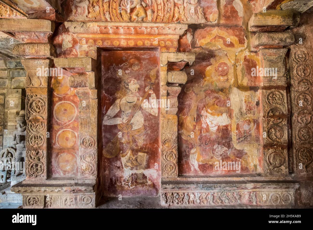 Torre e nataraja rilievo del Palazzo reale Museo, Thanjavur Maratha Palace Complex, Thanjavur; Kumbakonam, Tamil Nadu, India Foto Stock