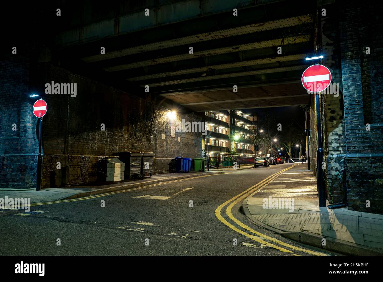 Strade intorno a London Fields di notte, Shoreditch, Londra, Regno Unito; Londra, Inghilterra Foto Stock