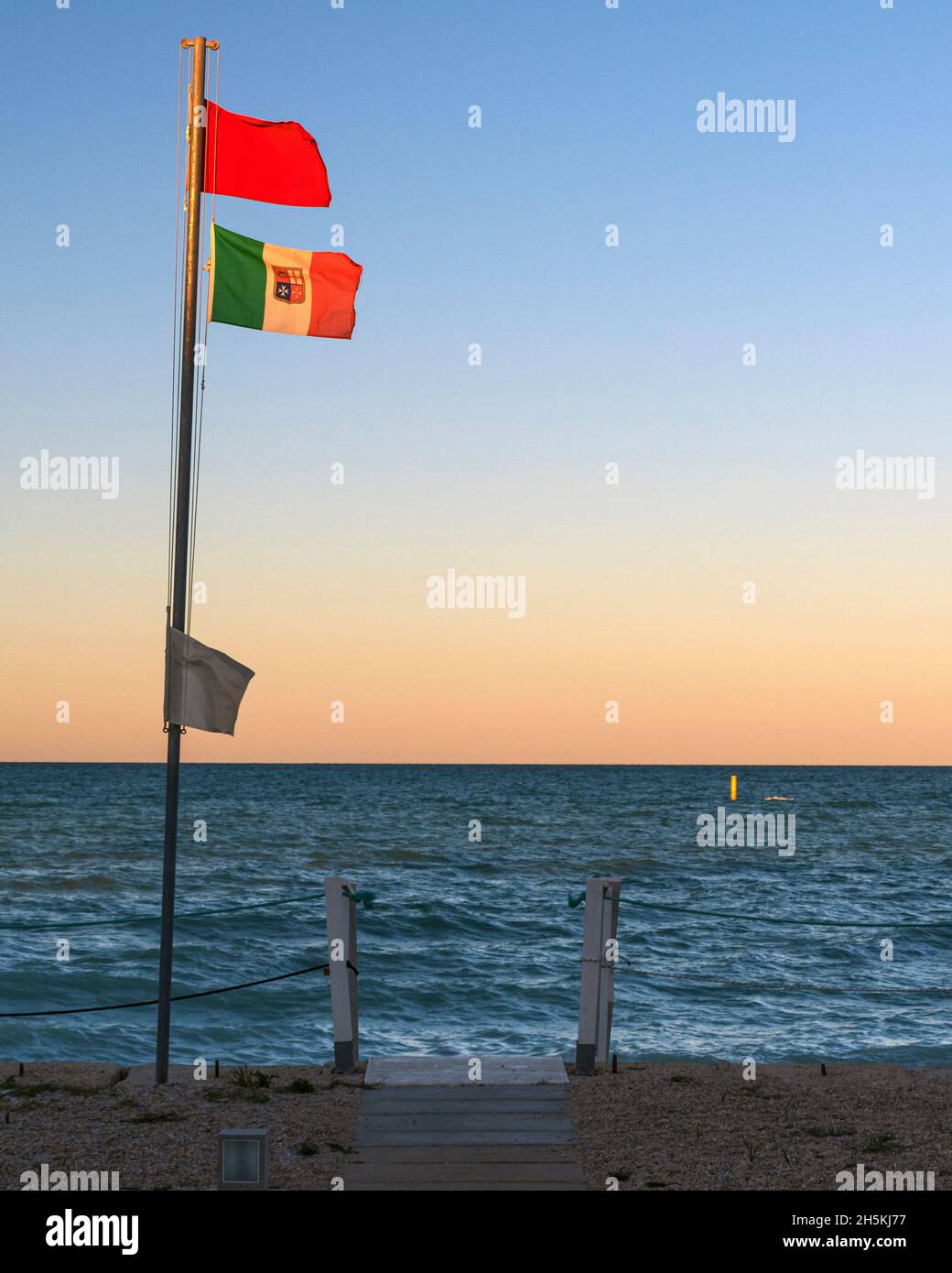 Bandiera Italia 20x30cm Per Barca E Moto - Tessuto Resistente Alle Intemperie Con Doppia Cucitura E Cinghia Di Fissaggio - Foto 10