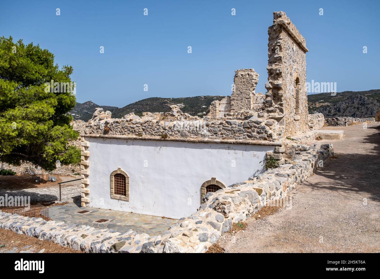 Casa in rovina al Castello veneziano o Fortezza a Chora Kythira isola destinazione Grecia. L'occhio di Creta, a causa della posizione strategica, è un monumento Foto Stock