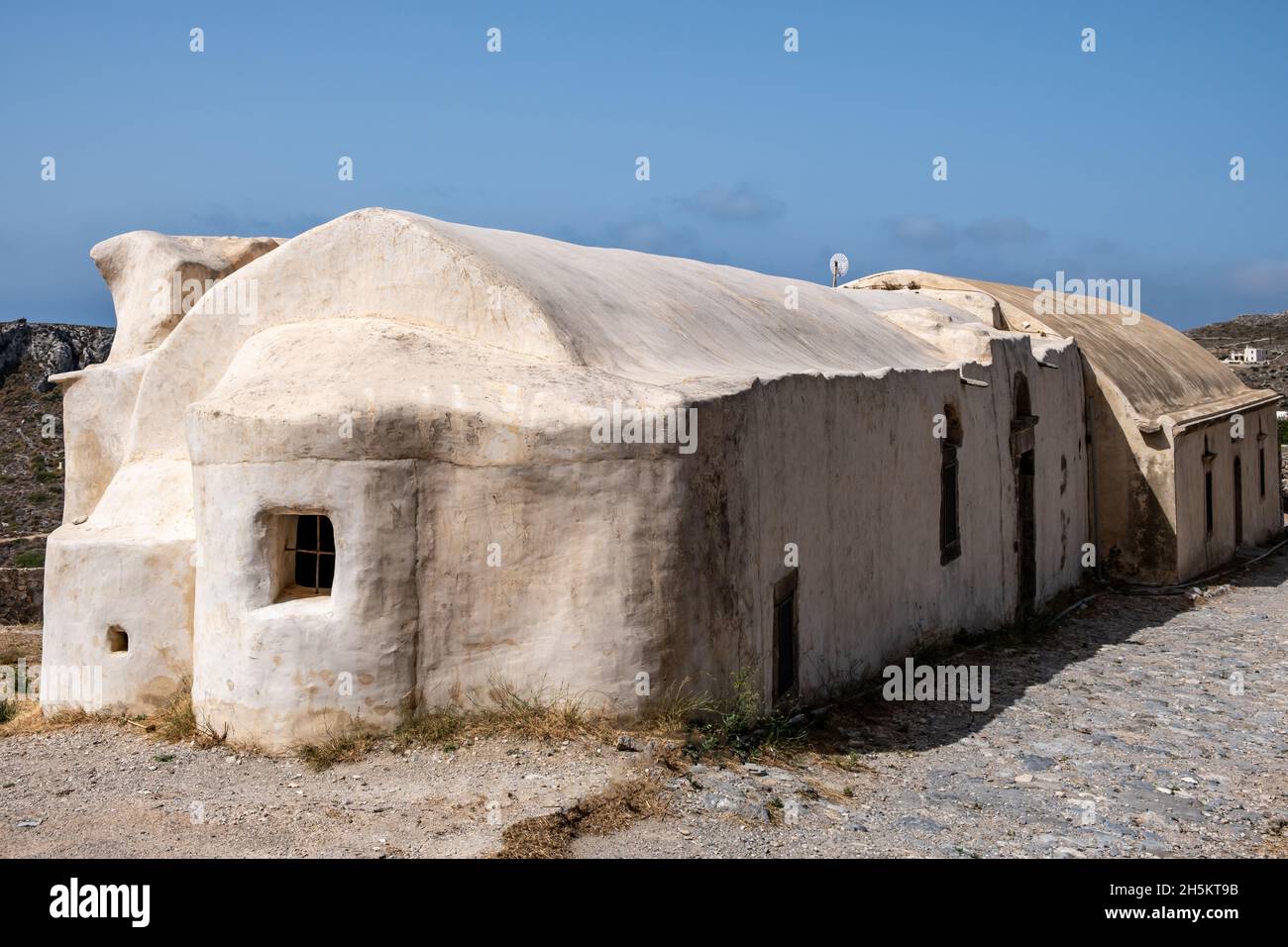Museo stemmi al castello veneziano sull'isola di Kythira, Grecia. Vecchio edificio di polveriera divenne mostra permanente di collezione a Citera. Foto Stock