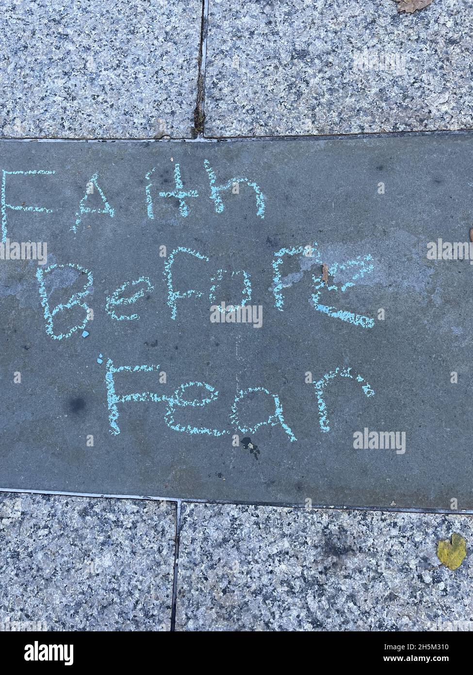 New York, NY, USA. 10 novembre 2021. Vista della veglia di preghiera multifauna a sostegno delle cause legali che combattono la discriminazione religiosa da NYC a Foley Square a New York City il 10 novembre 2021. Credit: Rainmaker Photo/Media Punch/Alamy Live News Foto Stock