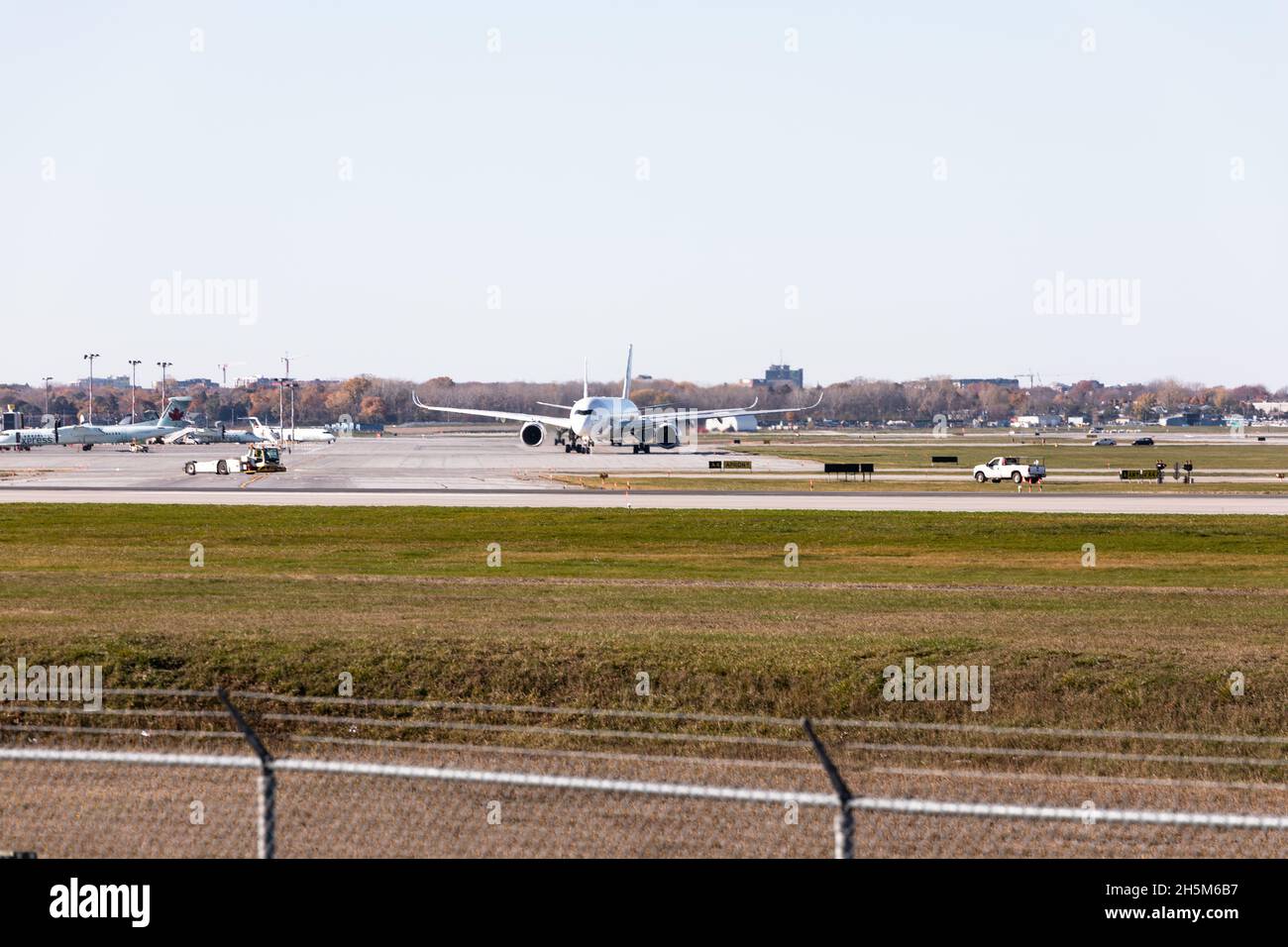 Flighttlab Airbus A350-900 a Montreal Airport, Pierre-Elliott Trudeau, Quebec, Canada Foto Stock