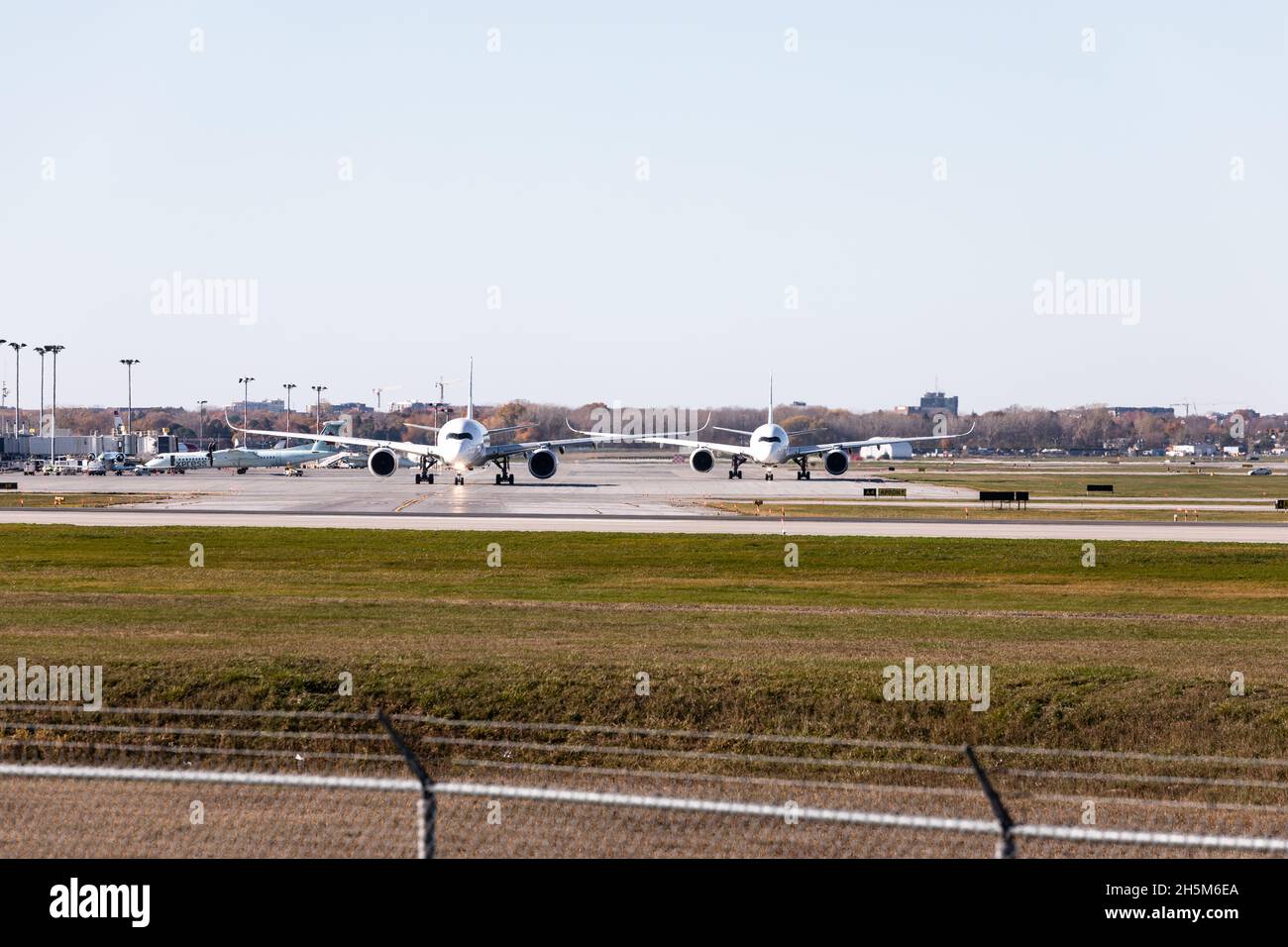 Flighttlab Airbus A350-900 a Montreal Airport, Pierre-Elliott Trudeau, Quebec, Canada Foto Stock