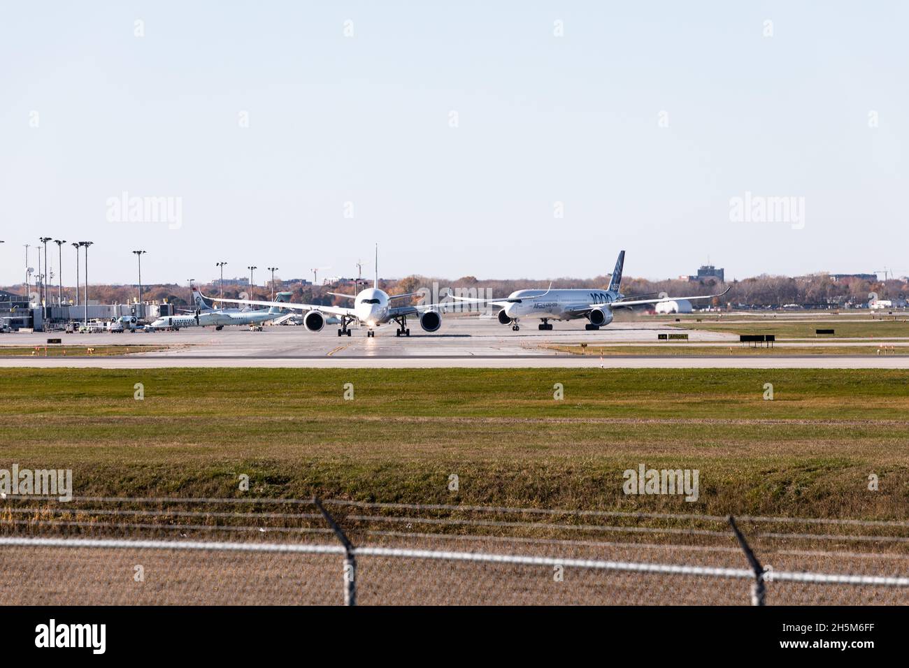 Flighttlab Airbus A350-900 a Montreal Airport, Pierre-Elliott Trudeau, Quebec, Canada Foto Stock