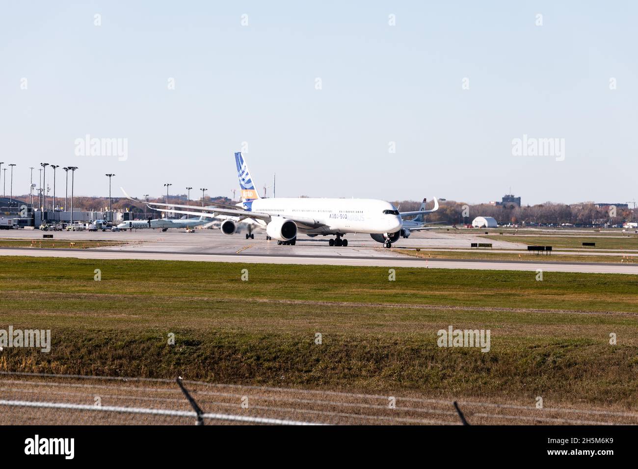 Flighttlab Airbus A350-900 a Montreal Airport, Pierre-Elliott Trudeau, Quebec, Canada Foto Stock