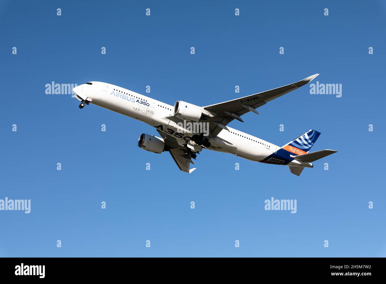 Flighttlab Airbus A350-900 a Montreal Airport, Pierre-Elliott Trudeau, Quebec, Canada Foto Stock