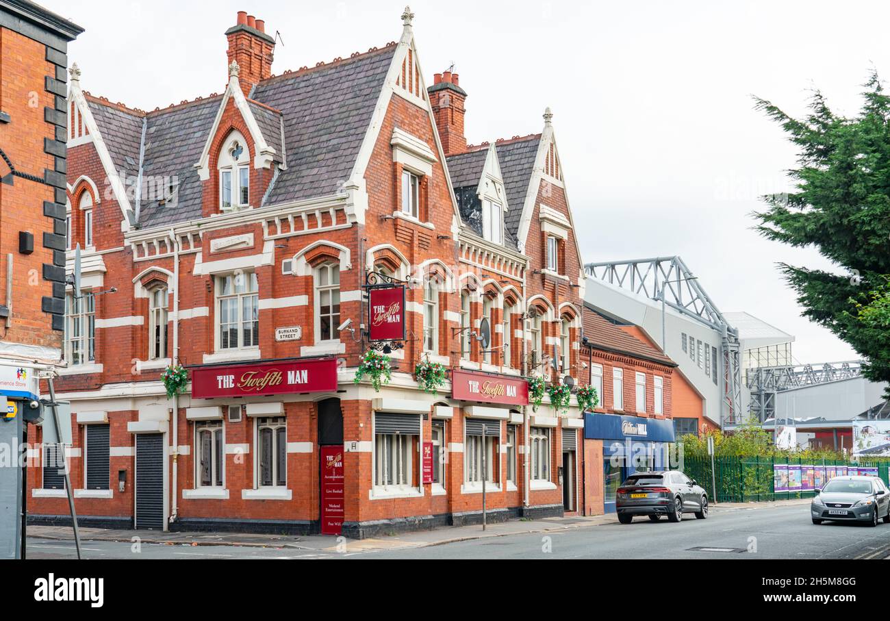 Il Twelfth Man Pub (ex Lord Salisbury Pub), Walton Breck Road, Anfield, Liverpool 4. Immagine scattata nel settembre 2021. Foto Stock