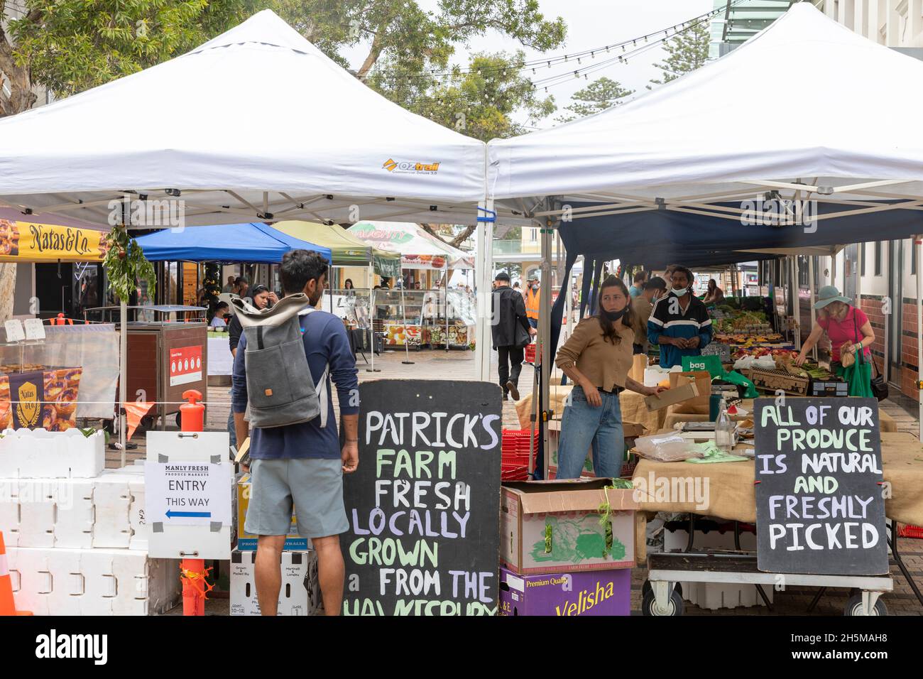 Manly Beach Farmers food Market a Sydney, le procedure di check in sono operative a causa del covid 19, Sydney, Australia Foto Stock