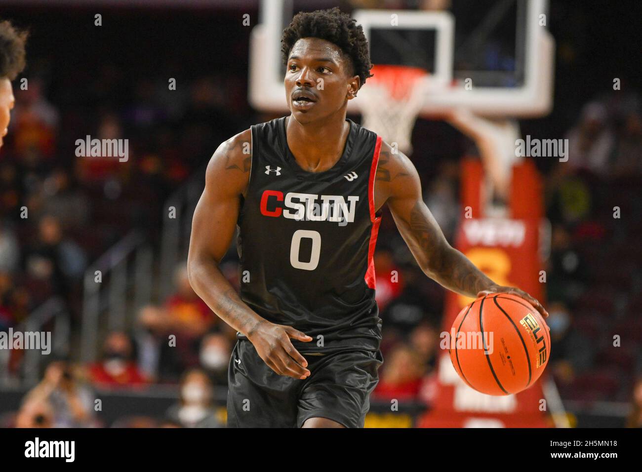 CAL state Northridge Matadors Guardia Elijah Hardy (0) durante una partita di basket NCAA College contro i Trojan della California del Sud, martedì 9 novembre, Foto Stock