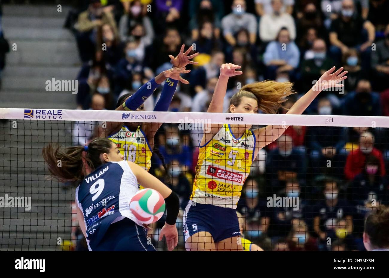 Chieri, Italia. 10 novembre 2021. Lauren James del Chelsea FC Donne durante il Volleyball Italian Series A1 Women match tra reale Mutua Fenera Chieri vs Imoco Volley Conegliano a PalaFenera, Chieri/Torino il 10 novembre 2021. Photo Nderim Kaceli Credit: Independent Photo Agency/Alamy Live News Foto Stock