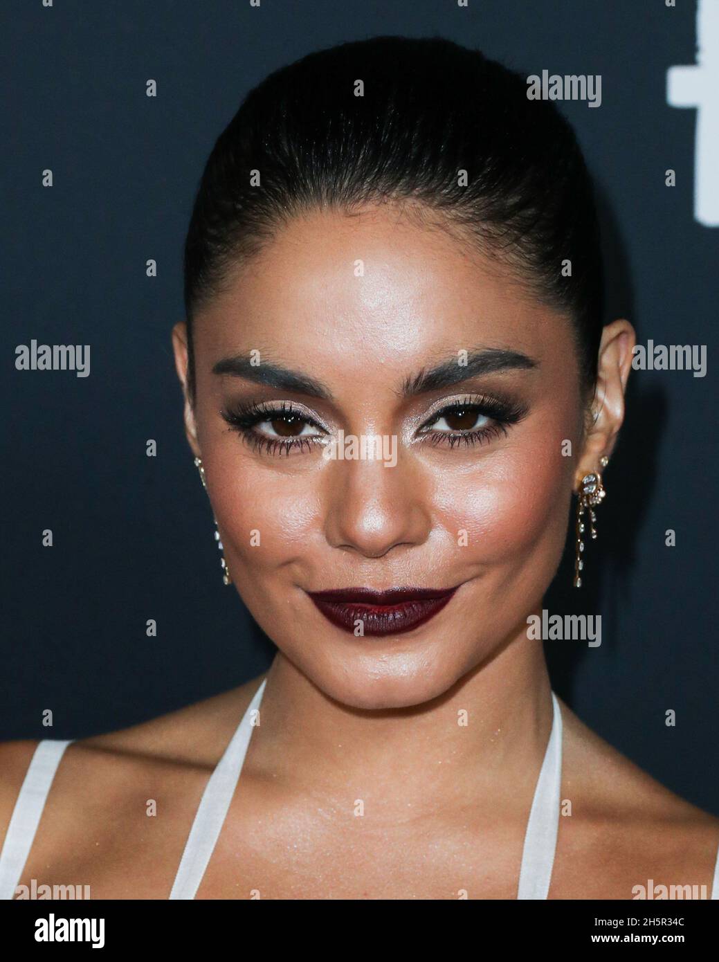 Hollywood, Stati Uniti. 10 novembre 2021. HOLLYWOOD, LOS ANGELES, CALIFORNIA, Stati Uniti d'America - NOVEMBRE 10: L'attrice Vanessa Hudgens che indossa un look lacey vera Wang arriva al AFI Fest 2021 - apertura Night Gala Premiere del Netflix 'tick, tick…BOOM!' Tenuto al TCL Chinese Theatre IMAX il 10 novembre 2021 a Hollywood, Los Angeles, California, Stati Uniti. (Foto di Xavier Collin/Image Press Agency/Sipa USA) Credit: Sipa USA/Alamy Live News Foto Stock