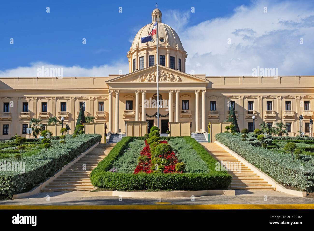 Palazzo Nazionale neoclassico / Palacio Nacional nella capitale Santo Domingo, Repubblica Dominicana, Hispaniola, grandi Antille, Caraibi Foto Stock
