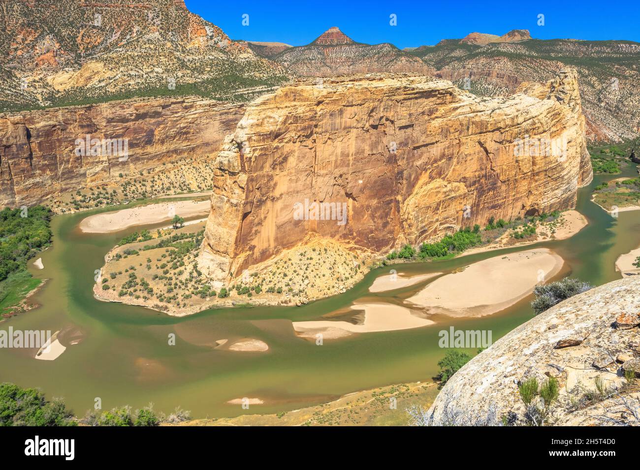 confluenza dei fiumi verde e yampa sotto la roccia del battello a vapore nel monumento nazionale dei dinosauri, colorado Foto Stock