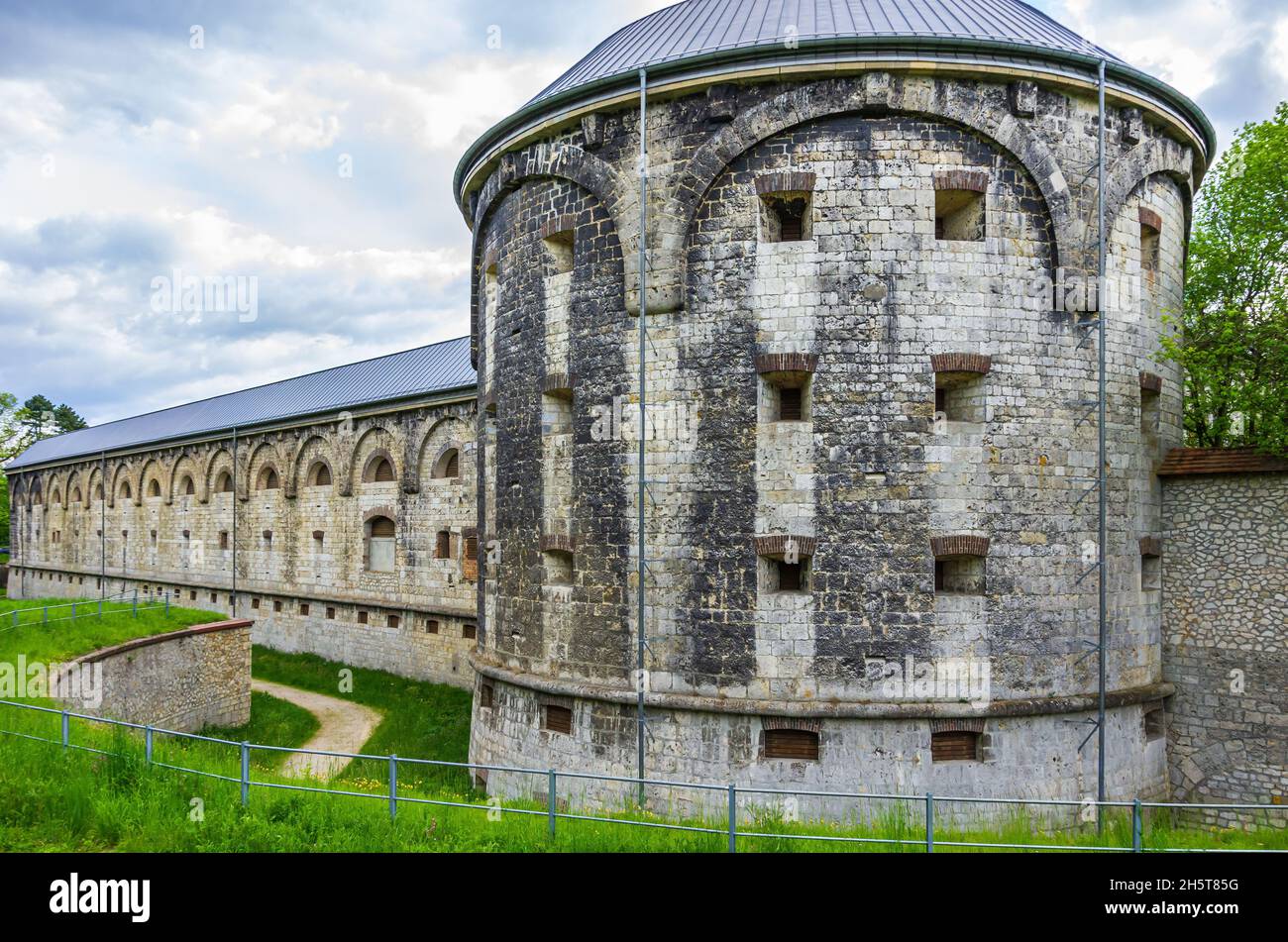 Ulm, Baden-Württemberg, Germania: La cittadella in pietra di Wilhelmsburg sulla collina di Michelsberg, parte del BundesFestung Ulm. Foto Stock