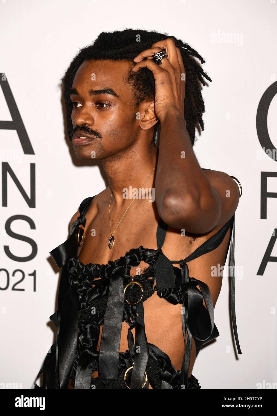 New York, Stati Uniti, 10 novembre, 2021 nella foto, Jameel Mohammed partecipa ai 2021 CFDA Fashion Awards, tenutisi al Pool and Grill Restaurant Credit: Jennifer Greylock/Alamy Live News Foto Stock