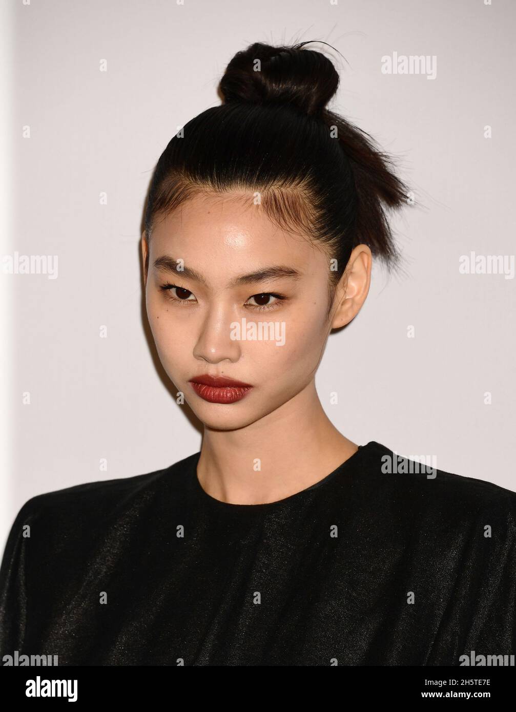 New York, Stati Uniti, 10 novembre, 2021 nella foto Jung Hoyeon partecipa ai 2021 CFDA Fashion Awards, tenutisi presso il Pool and Grill Restaurant Credit: Jennifer Greylock/Alamy Live News Foto Stock