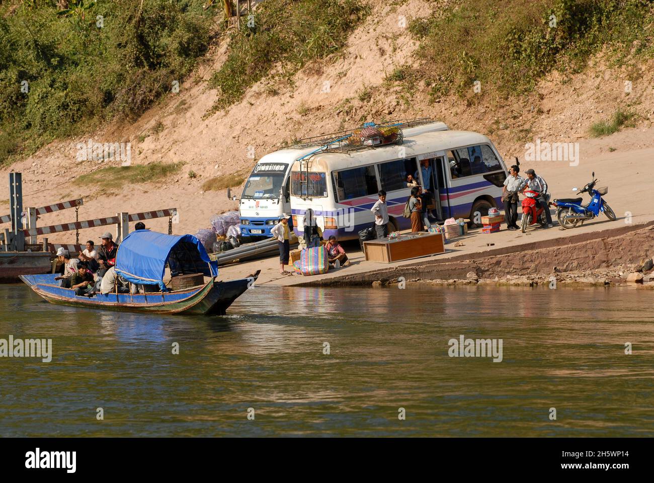 LAO PDR, Nam ou River , un ramo del fiume Mekong / LAOS, Nam ou Fluß, ein Nebenfluß des Mekong Foto Stock