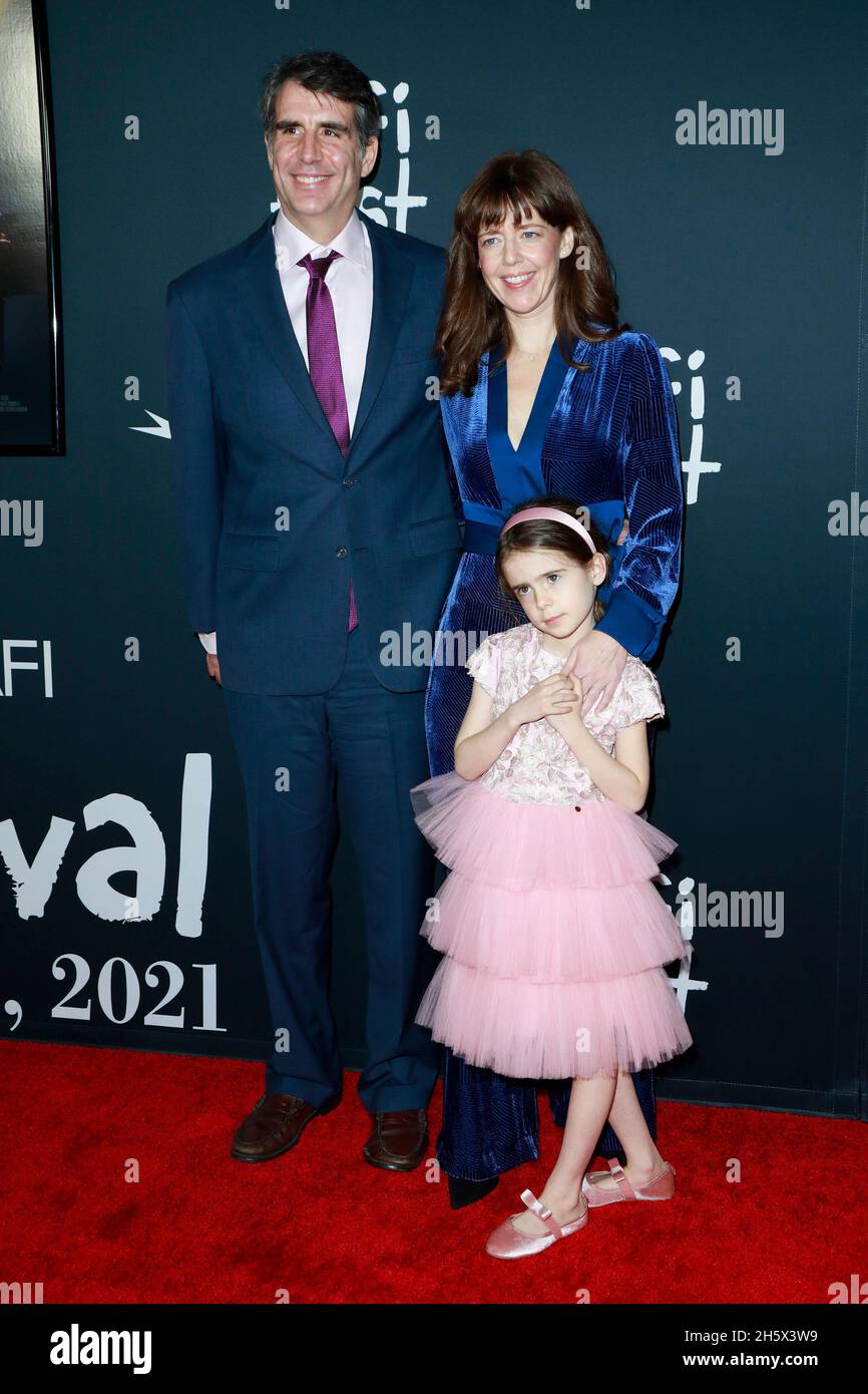 LOS ANGELES - NOV 10: Alice Brooks, famiglia al 2021 AFI Fest - apertura Night Gala 'tick, tick…BOOM' al TCL Chinese Theatre IMAX il 10 novembre 2021 a Los Angeles, CA Foto Stock