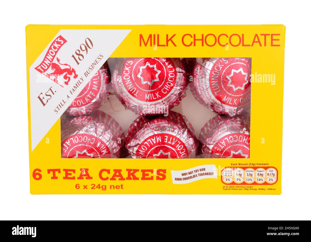 Confezione di 6 torte al tè al cioccolato al latte di Tunnock, deliziosa base di biscotti ricoperta di marshmallow e ricoperta di cioccolato al latte prodotto in Scozia Foto Stock
