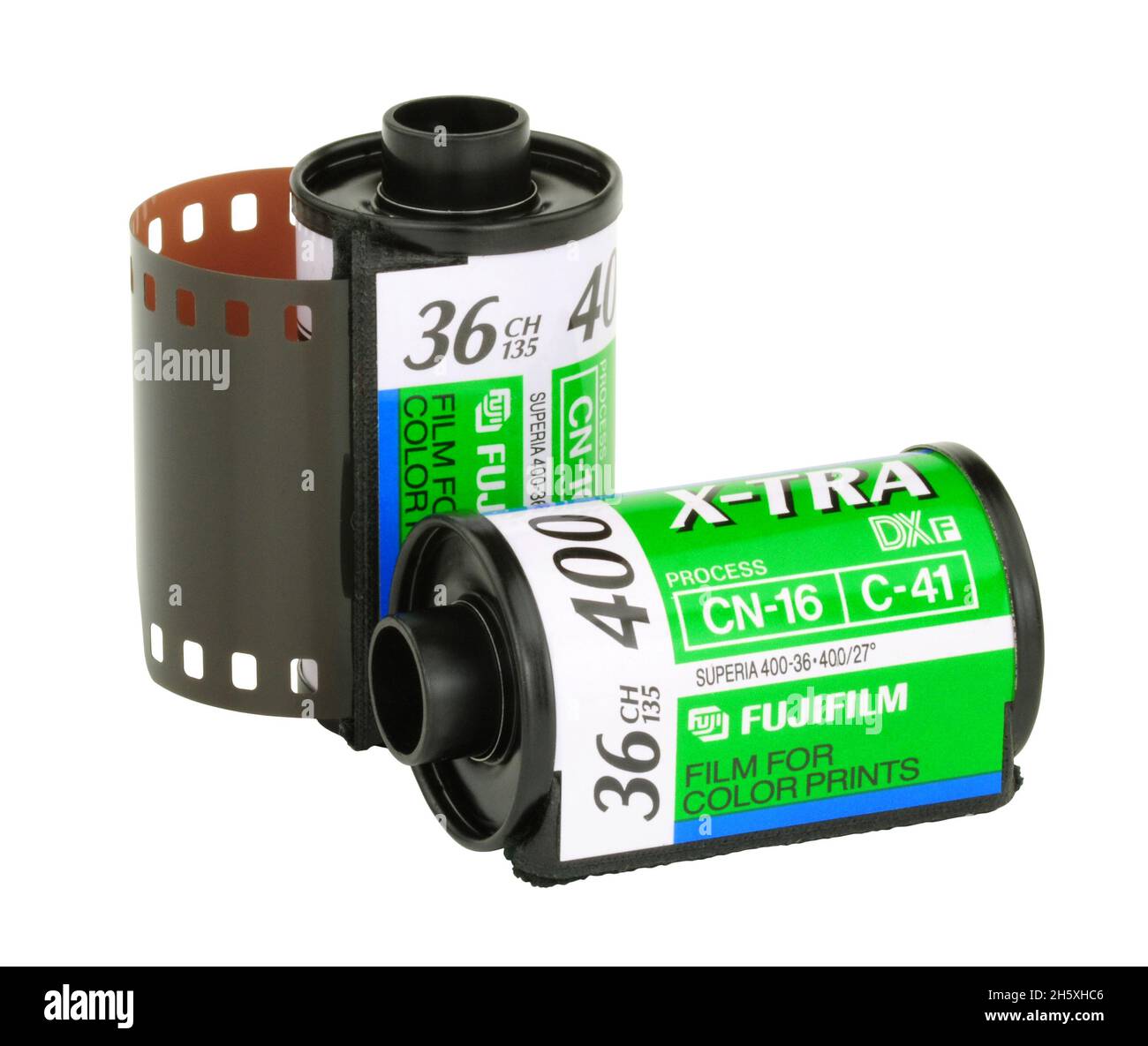 Stockport, Regno Unito, 18 aprile 2020, Taniche per pellicola di stampa negativa a colori ISO Fujifilm Superior X-tra 35mm 400 Foto Stock