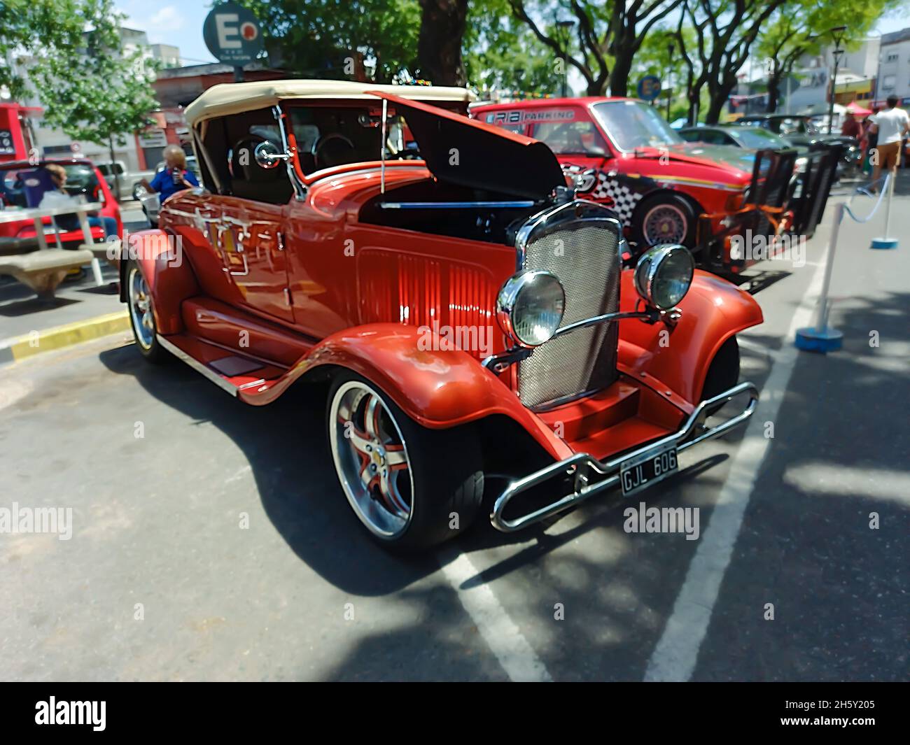 BUENOS AIRES, ARGENTINA - Nov 08, 2021: Restaurato vecchio Ford modello B Roadster 1930. Vista frontale a tre quarti. Expo Warnes 2021 mostra di auto classiche. Copyspa Foto Stock