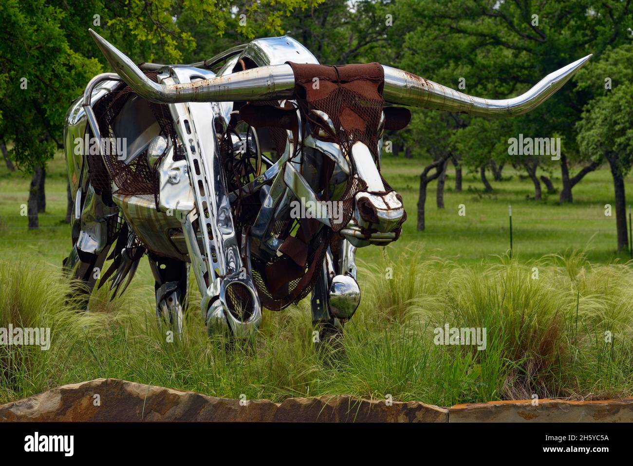 Scultura in metallo di un corno lungo del Texas, Johnson City, Texas, USA Foto Stock