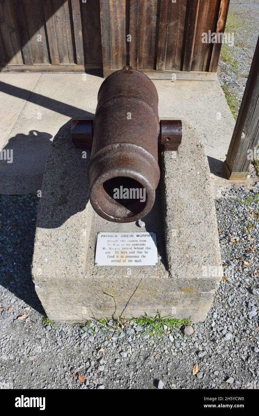 Piccolo cannone portato da Patrick Obein Murphy alla città di Coloma, California. Si dice che lo ha licenziato per annunciare l'arrivo della posta. Foto Stock