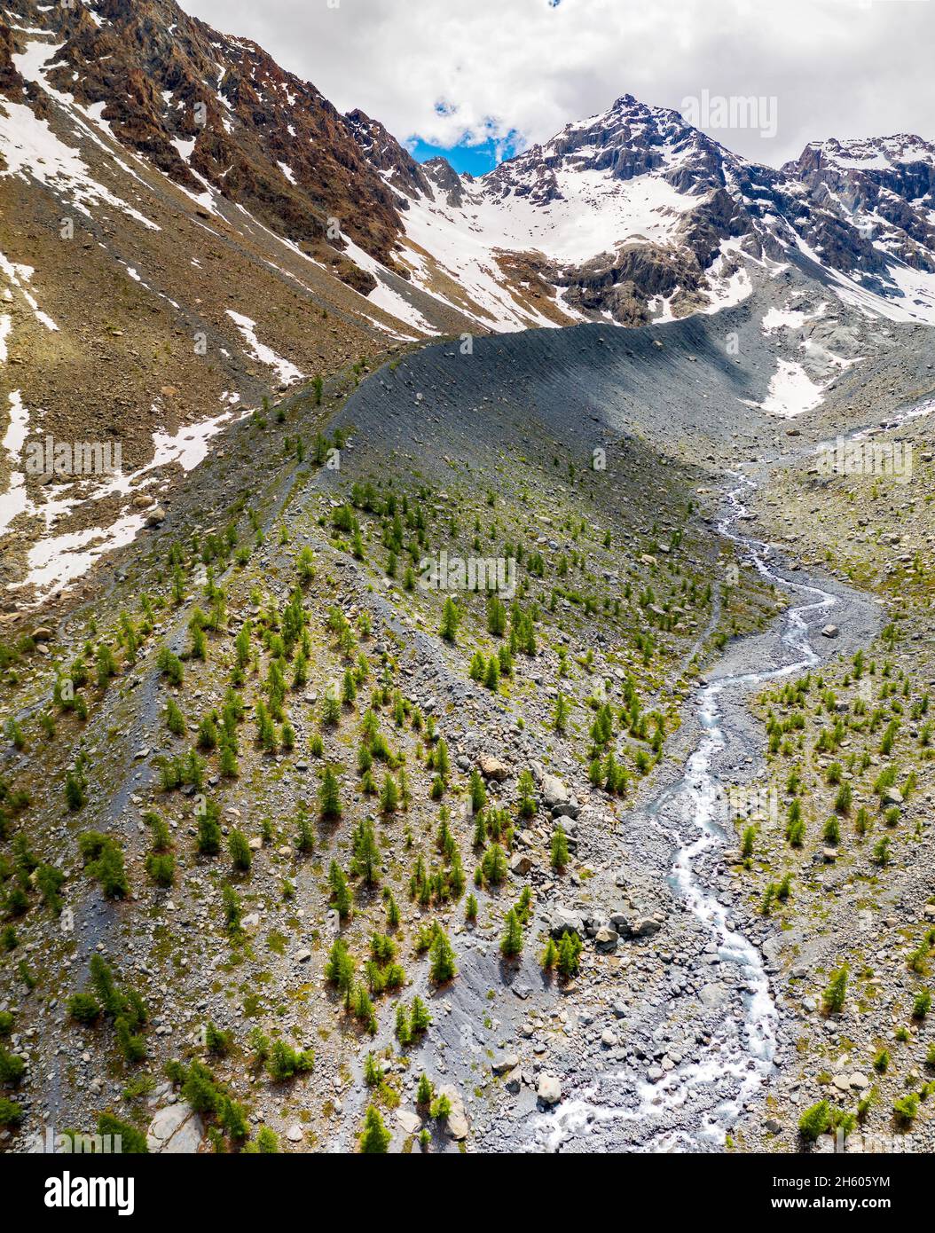 Valmalenco (IT), veduta aerea della valle di Ventina con il Rifugio Porro Gerli Foto Stock