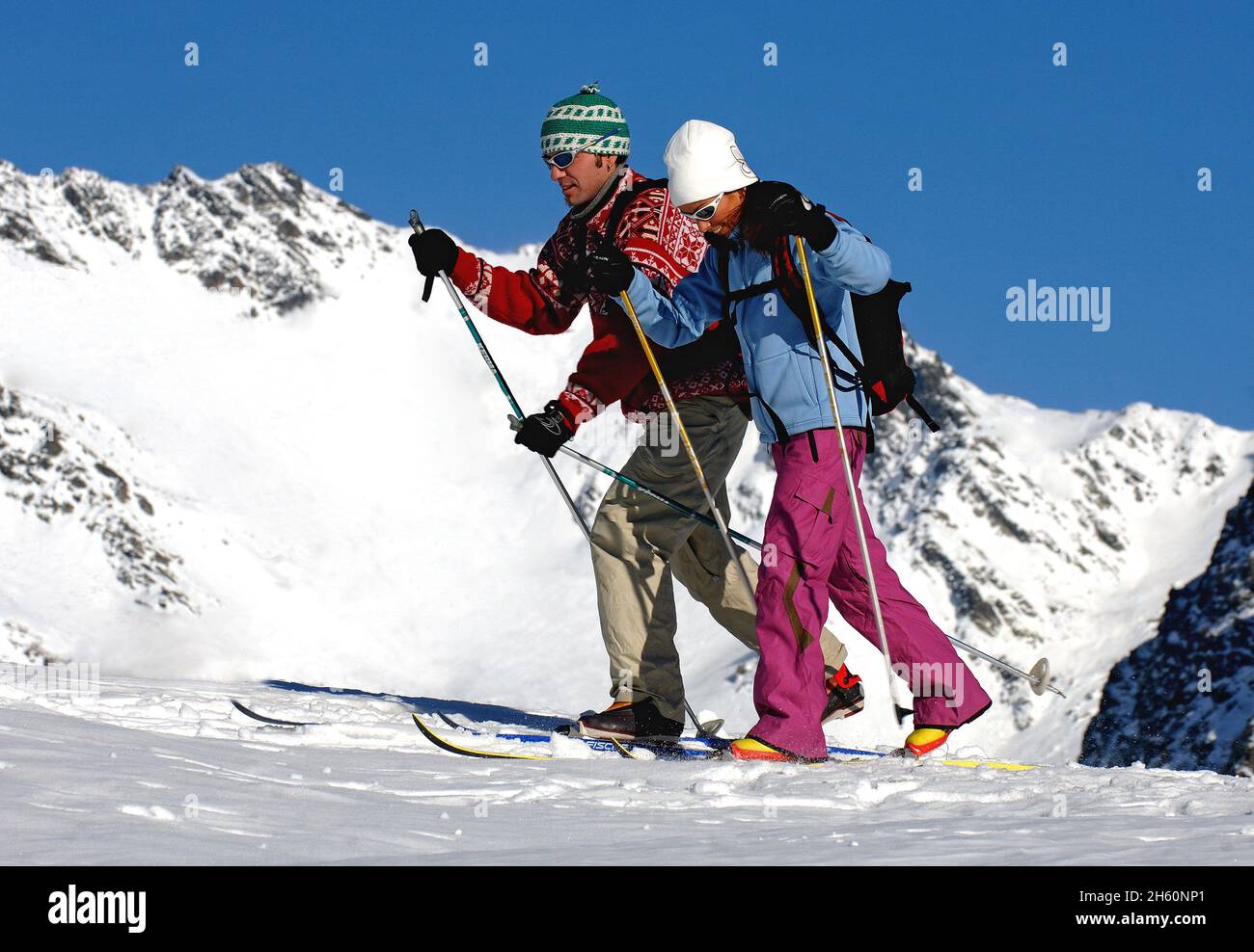 Un paio di sci da fondo, alpi, Francia Foto Stock