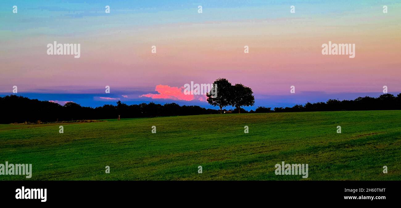 Sonnenuntergang auf dem Land in Germania Foto Stock