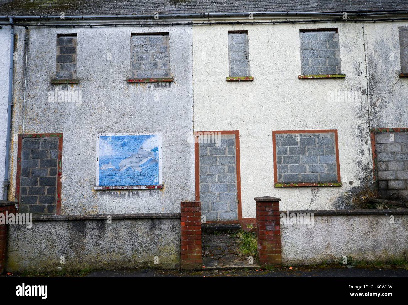 Alloggi malvagi, derelitti e vacanti a Portadown, Co. Armagh, Irlanda del Nord. Foto Stock
